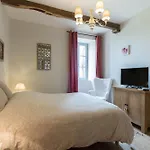 D'hotes - La Clef Des Champs - Piscine - Capucine 3*