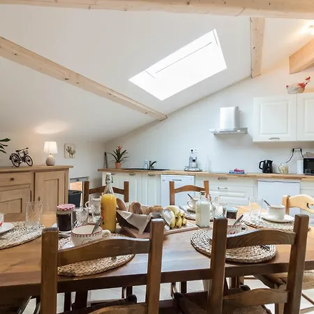 Alojamento de Acomodação e Pequeno-almoço D'hôtes - La Clef Des Champs - Piscine - Capucine Sajas