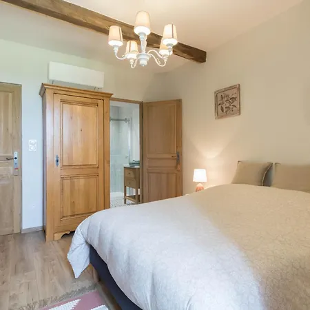 D'hotes - La Clef Des Champs - Piscine - Capucine