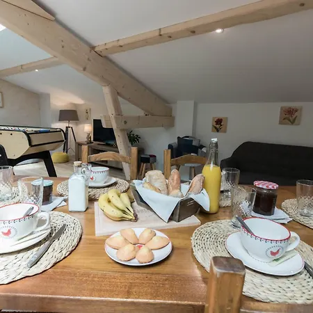 D'hotes - La Clef Des Champs - Piscine - Capucine Bed & Breakfast
